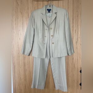 NWT Ann Taylor silk suit size 2/4